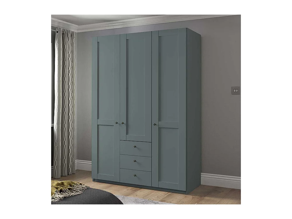 Landhausschrank Schlafzimmer in Graugrün 150 cm breit - 216 cm hoch