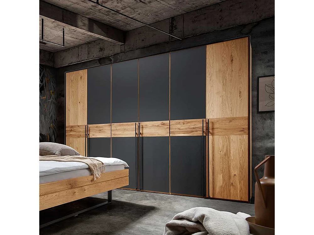 Hochwertiger Schlafzimmerkleiderschrank aus Wildeiche Massivholz 60 cm tief