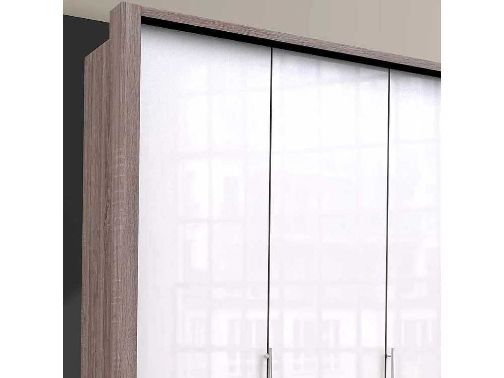 3 türiger Ankleideschrank mit vier Schubladen Made in Germany