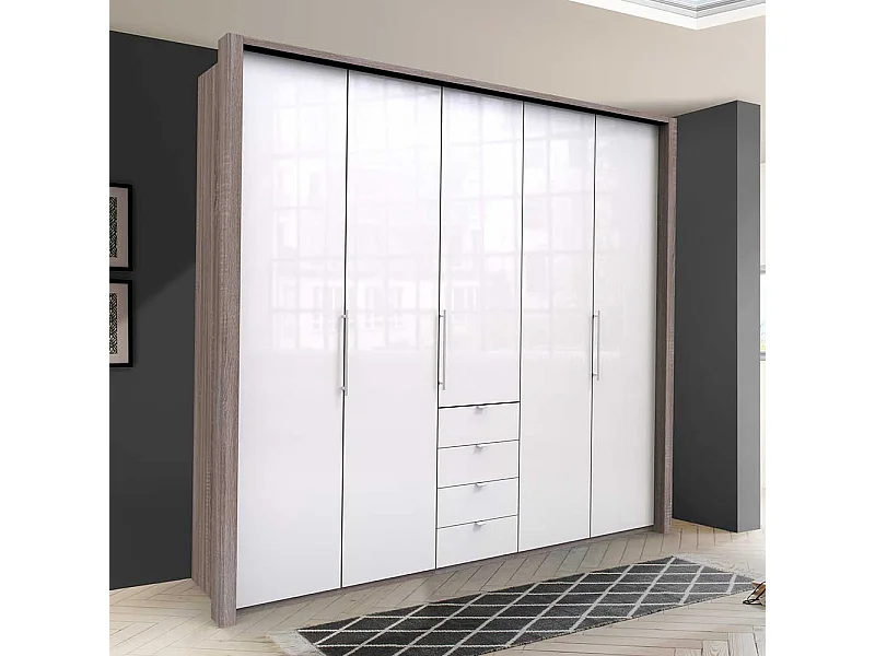 3 türiger Ankleideschrank mit vier Schubladen Made in Germany