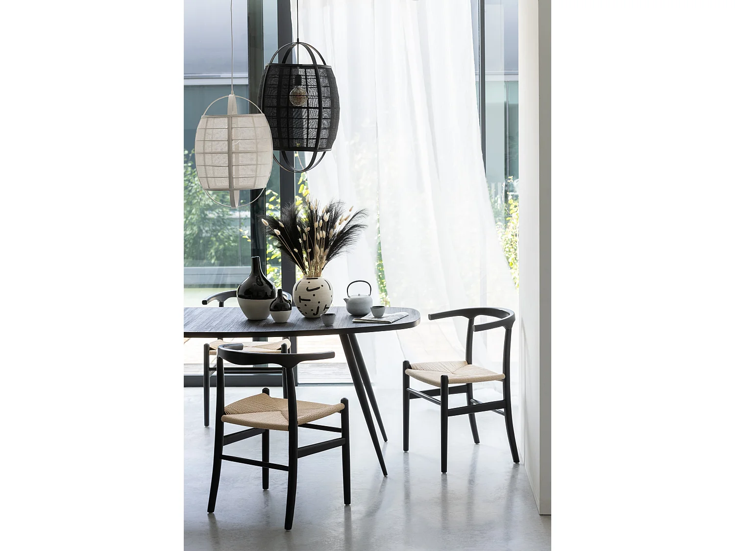 Chaise en bois de hêtre et corde TOON – L'élégance artisanale-Noir