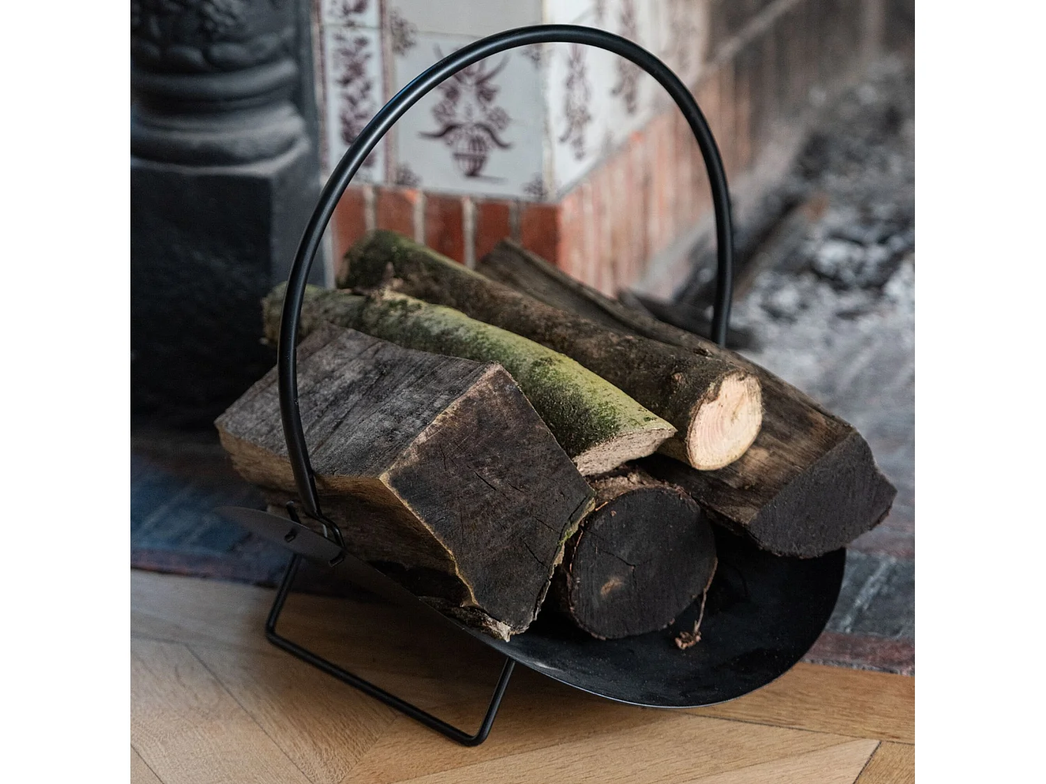 Cesta para leña de metal