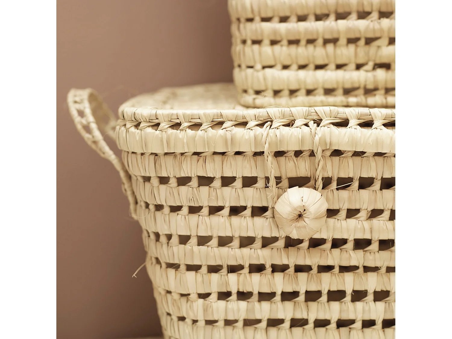 Baúl de almacenamiento en hoja de palma