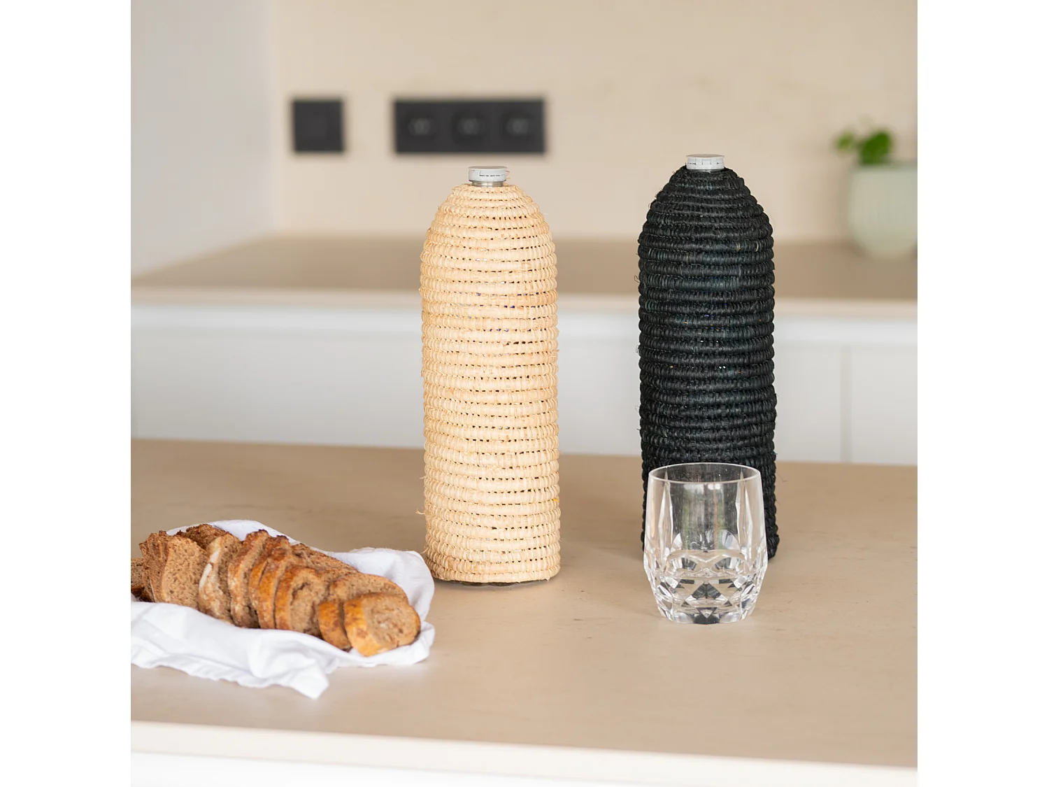 Cache bouteille en paille