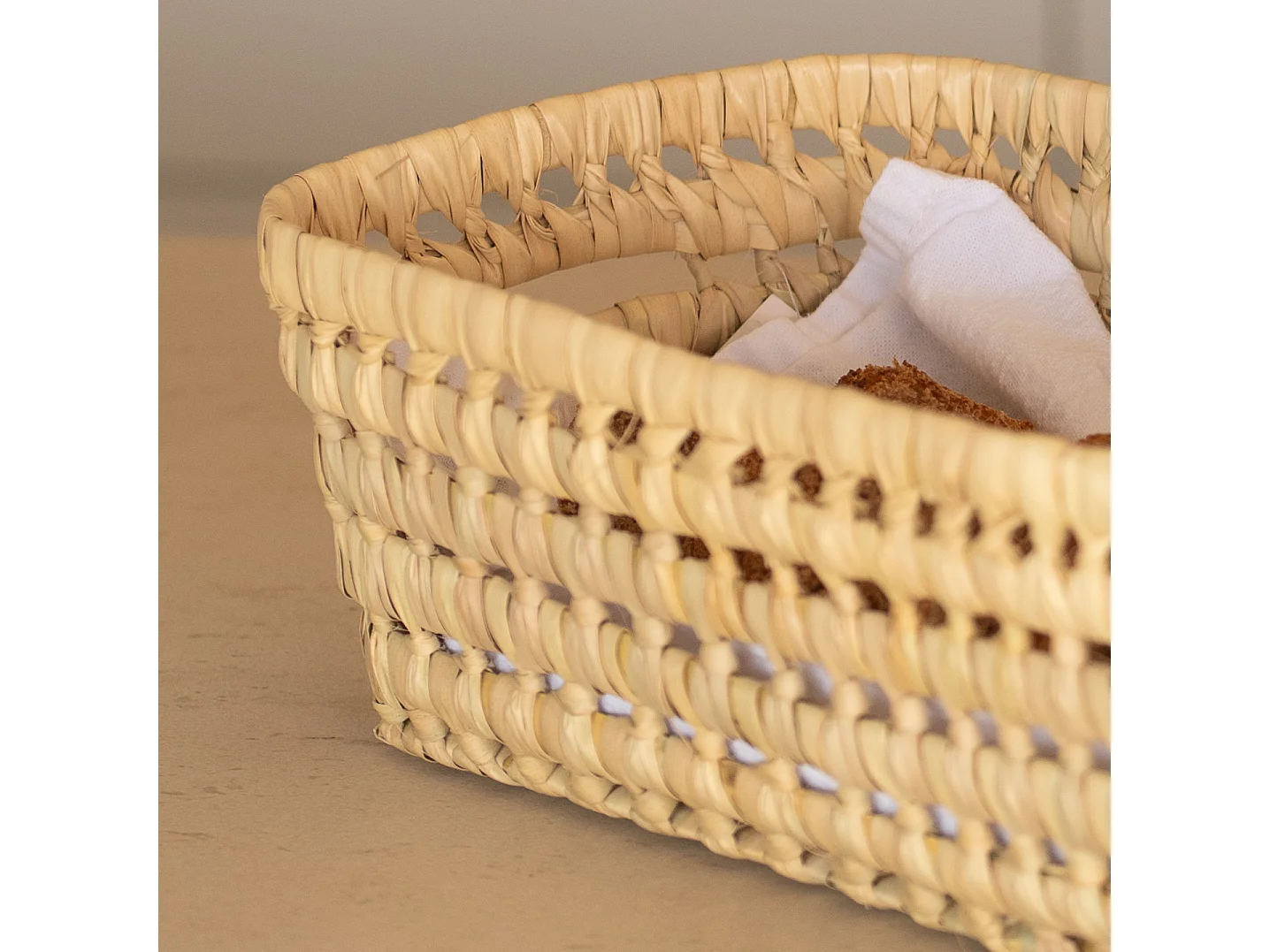 Cesta para pan de hojas de palma