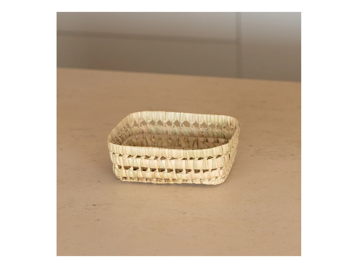 Panier rectangle en feuille de palmier