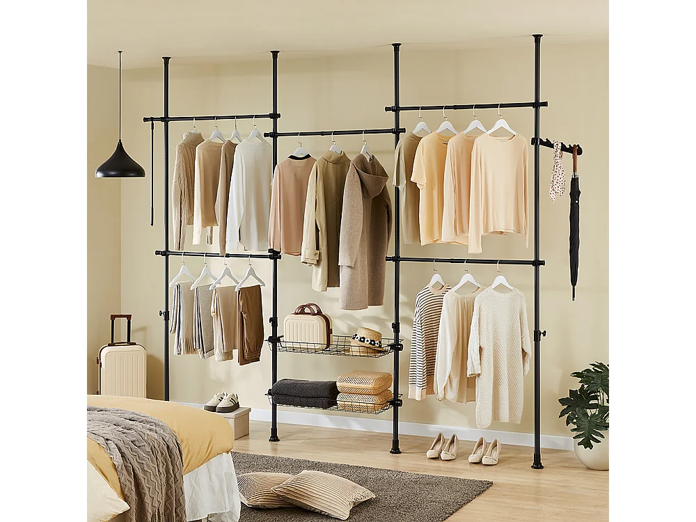 SoBuy Portemanteau Télescopique Solide avec Tringle et Étagère Noire Réglable