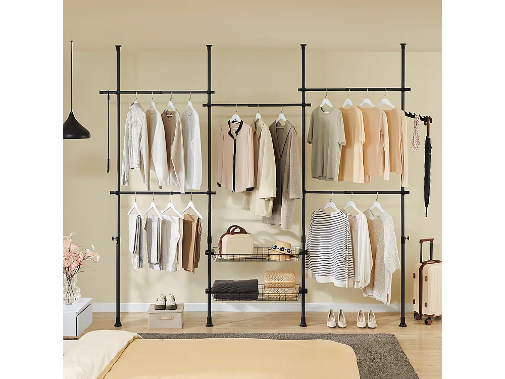 SoBuy Portemanteau Télescopique Solide avec Tringle et Étagère Noire Réglable