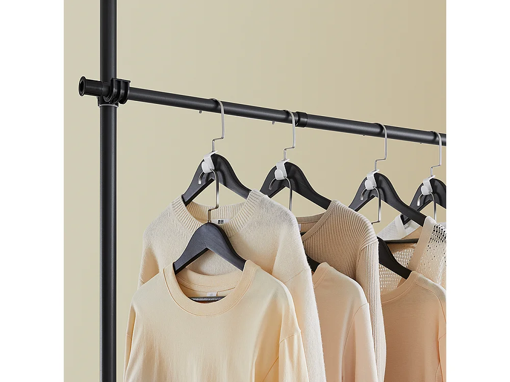 SoBuy Cintre Télescopique au Sol pour Vêtements Robuste en Noir