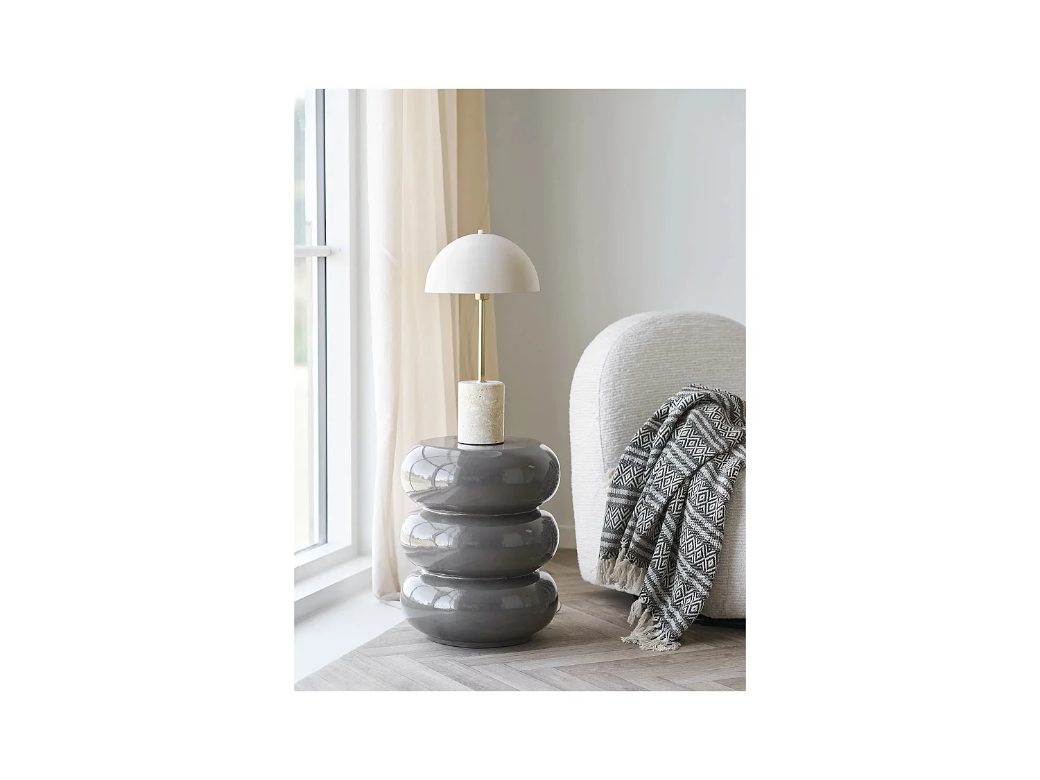 Olea Tischlampe beige.