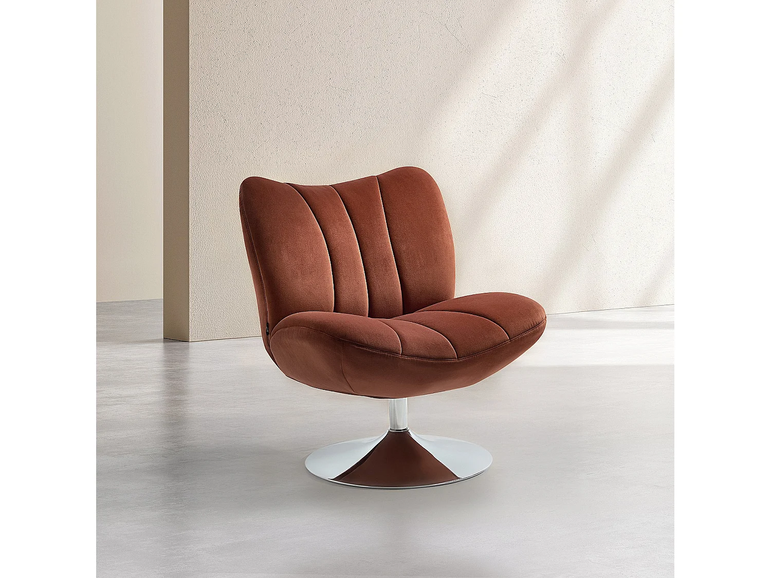 Habitat - Fauteuil pivotant matelassé en tissu et métal chromé  - Terracotta - Andrew