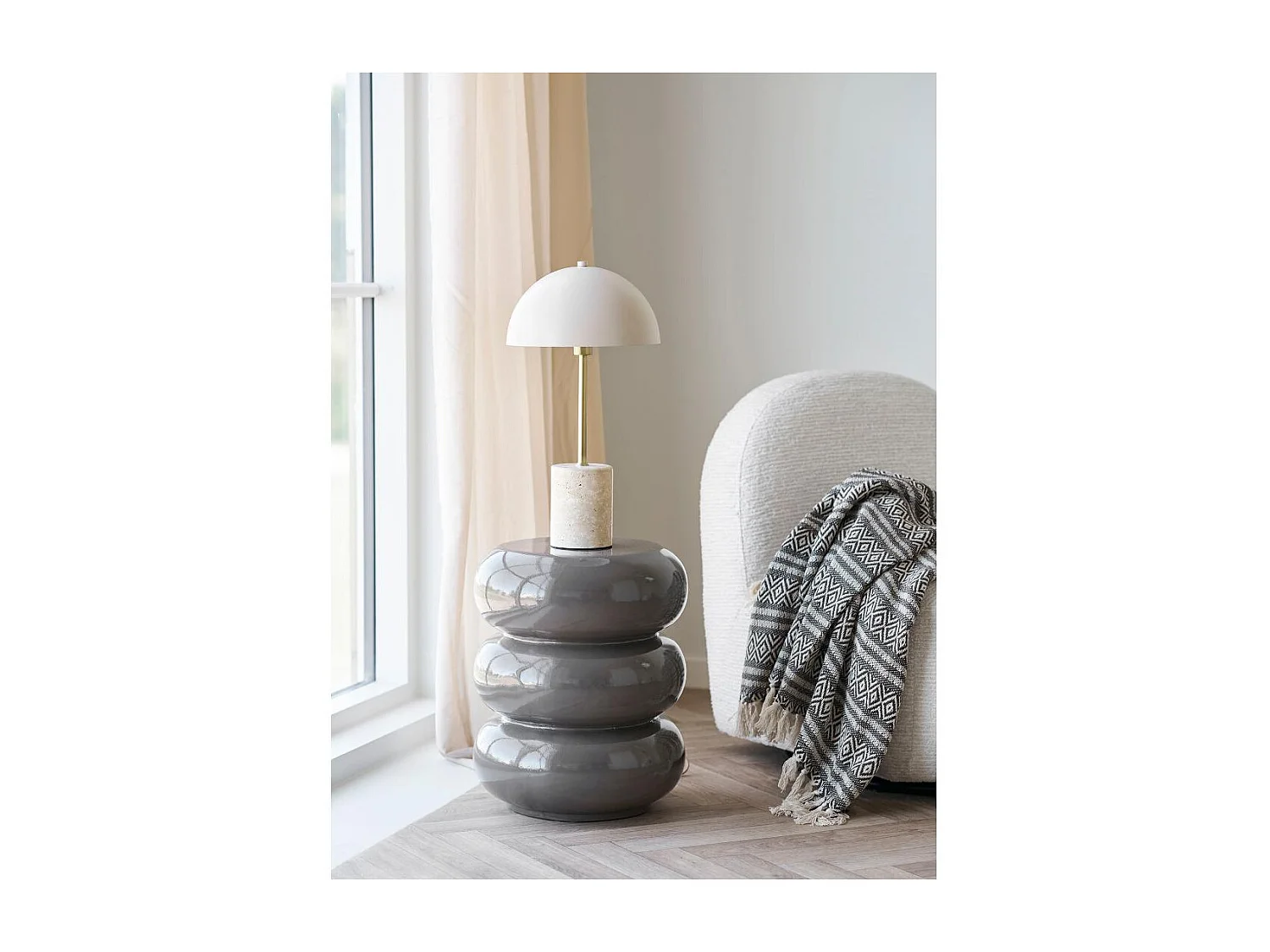 Iben salontafel hoektafel Ø35,5cm bruin.