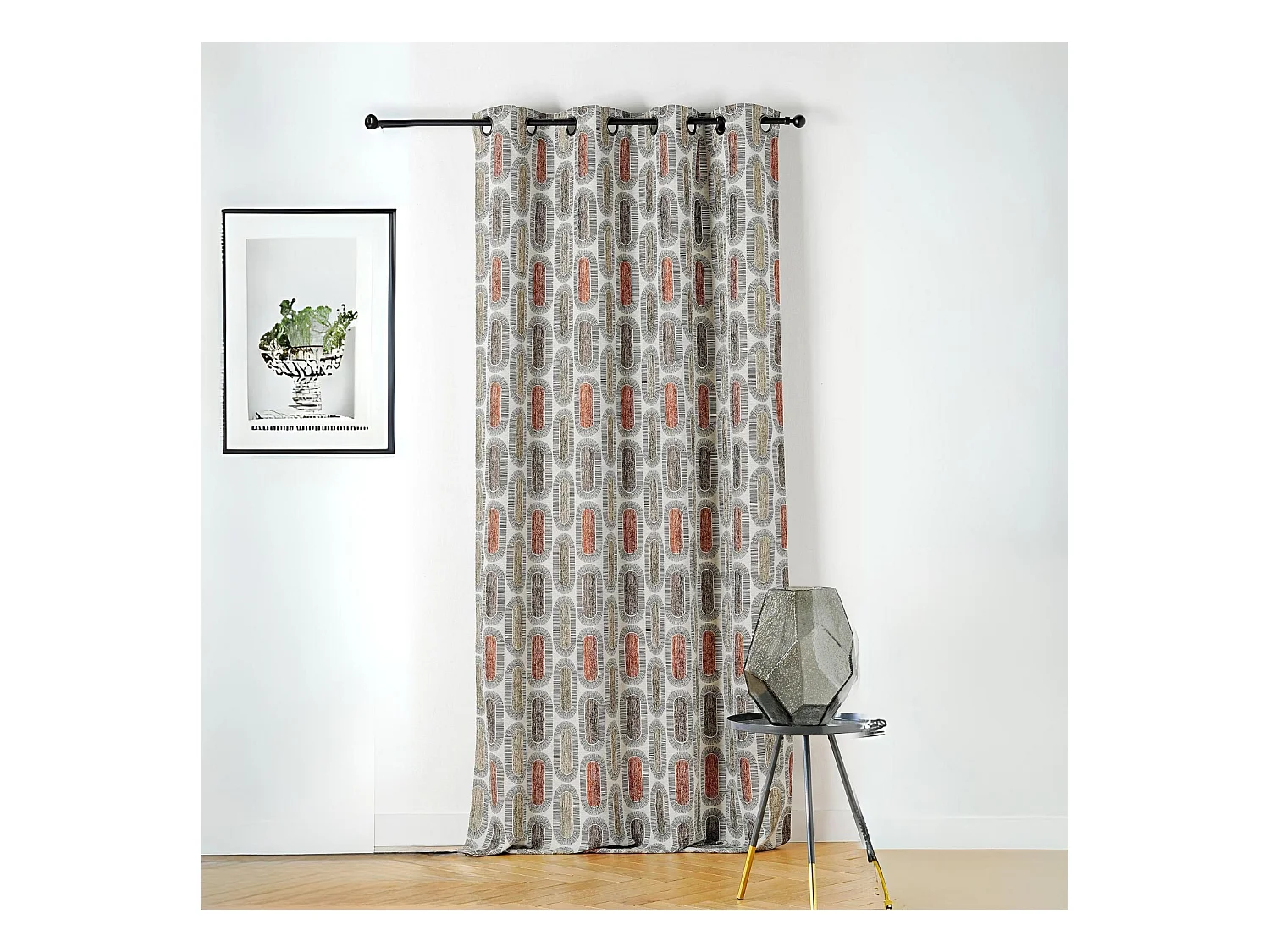 Cortina traslúcida con motivos retro