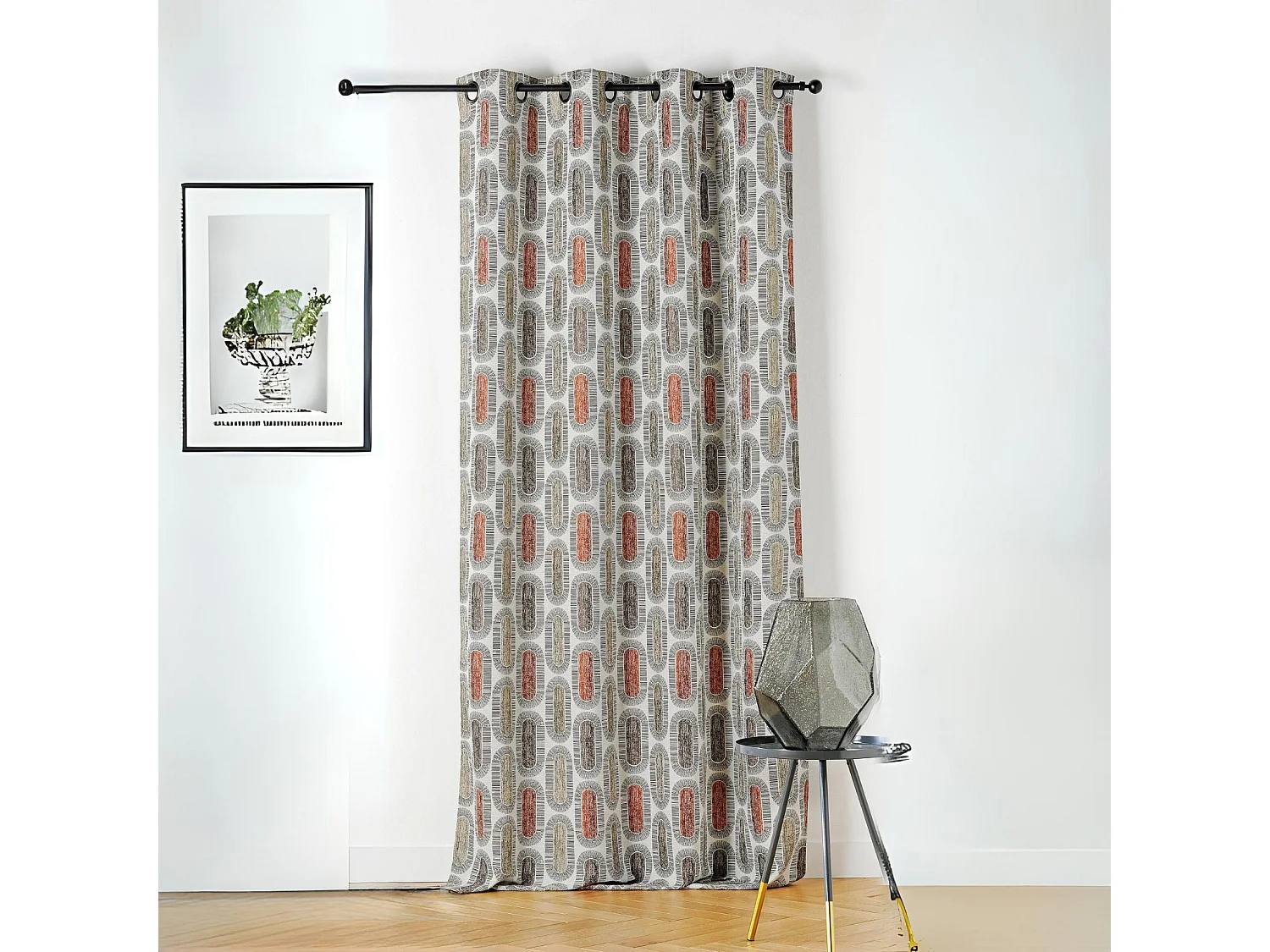 Cortina traslúcida con motivos retro