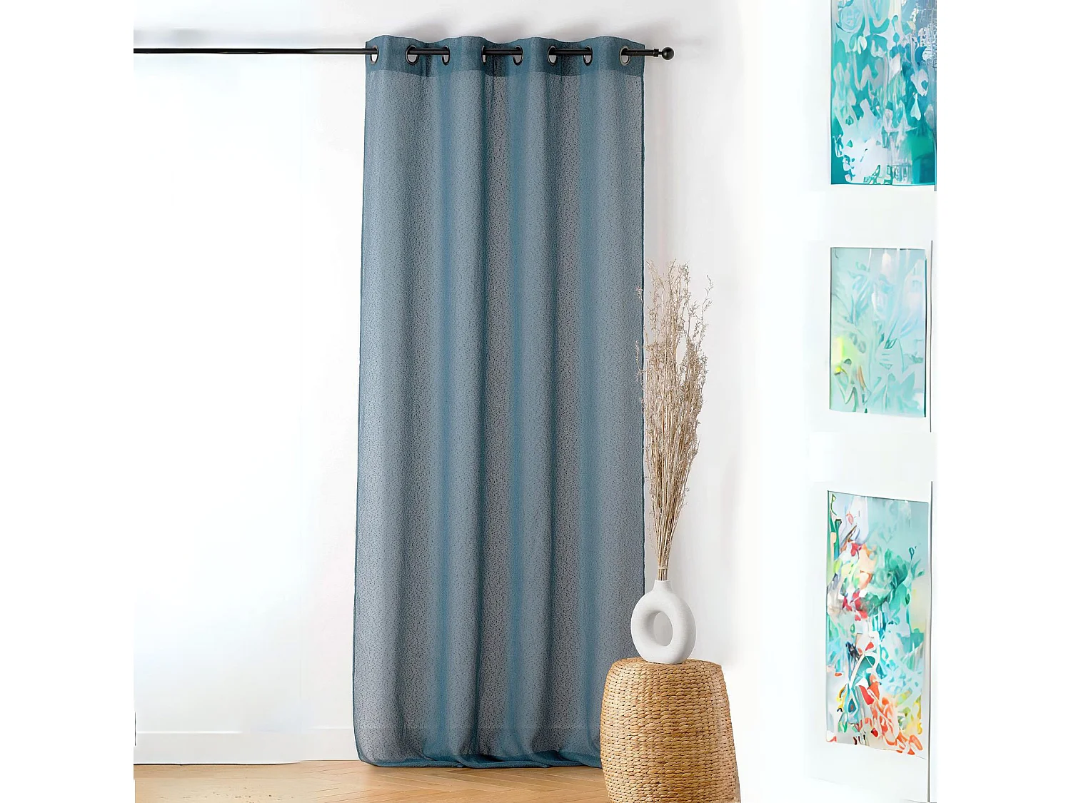 Cortina translúcida con relieve