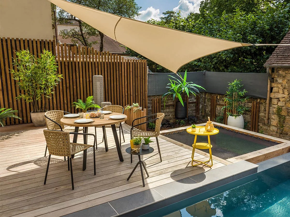 Table basse ronde en aluminium jaune Thasos Ø 50 cm - Jardiline