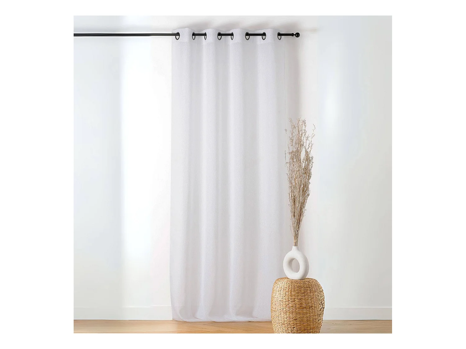 Cortina translúcida con relieve