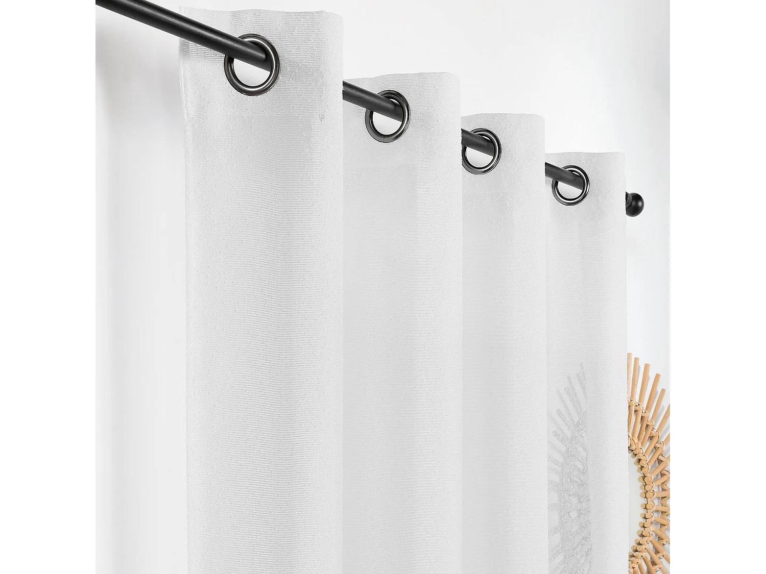 Cortina translúcida con relieve