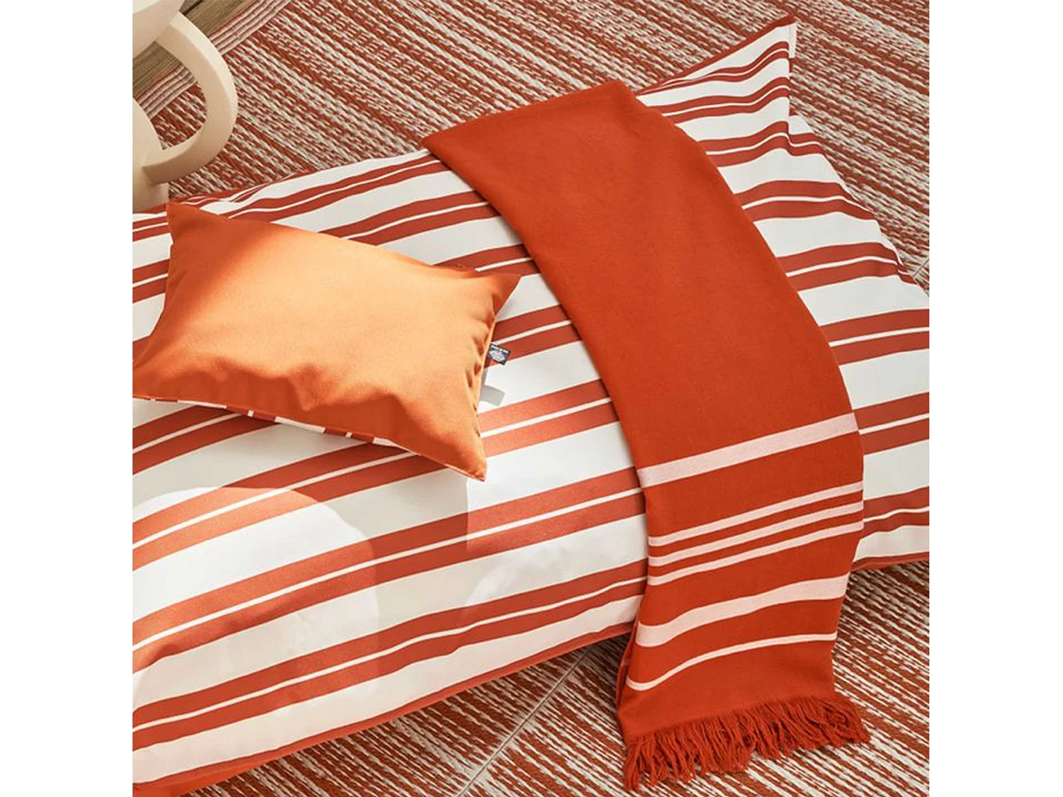 Pouf extérieur XXL à rayures