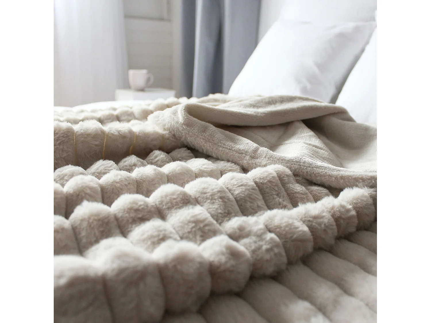 Plaid XL Imitation Fourrure "Matisse" 180x220cm Beige