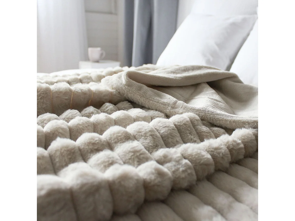 Plaid XL Imitation Fourrure "Matisse" 180x220cm Beige