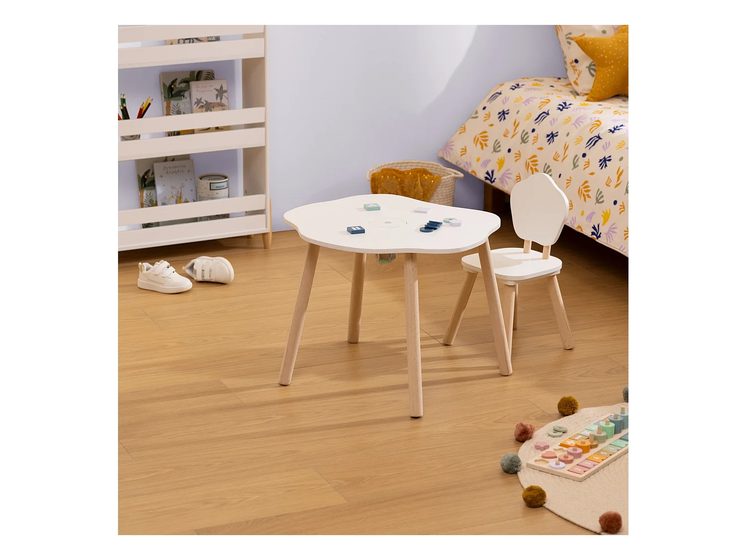 Chaise enfant forme organique