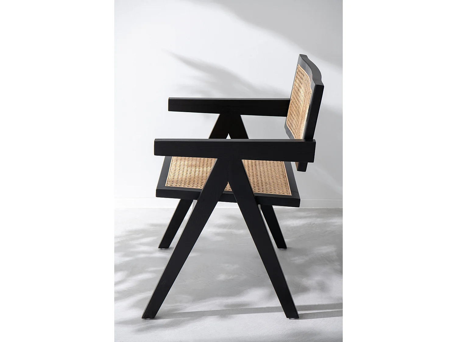 Chaise design en bois et rotin