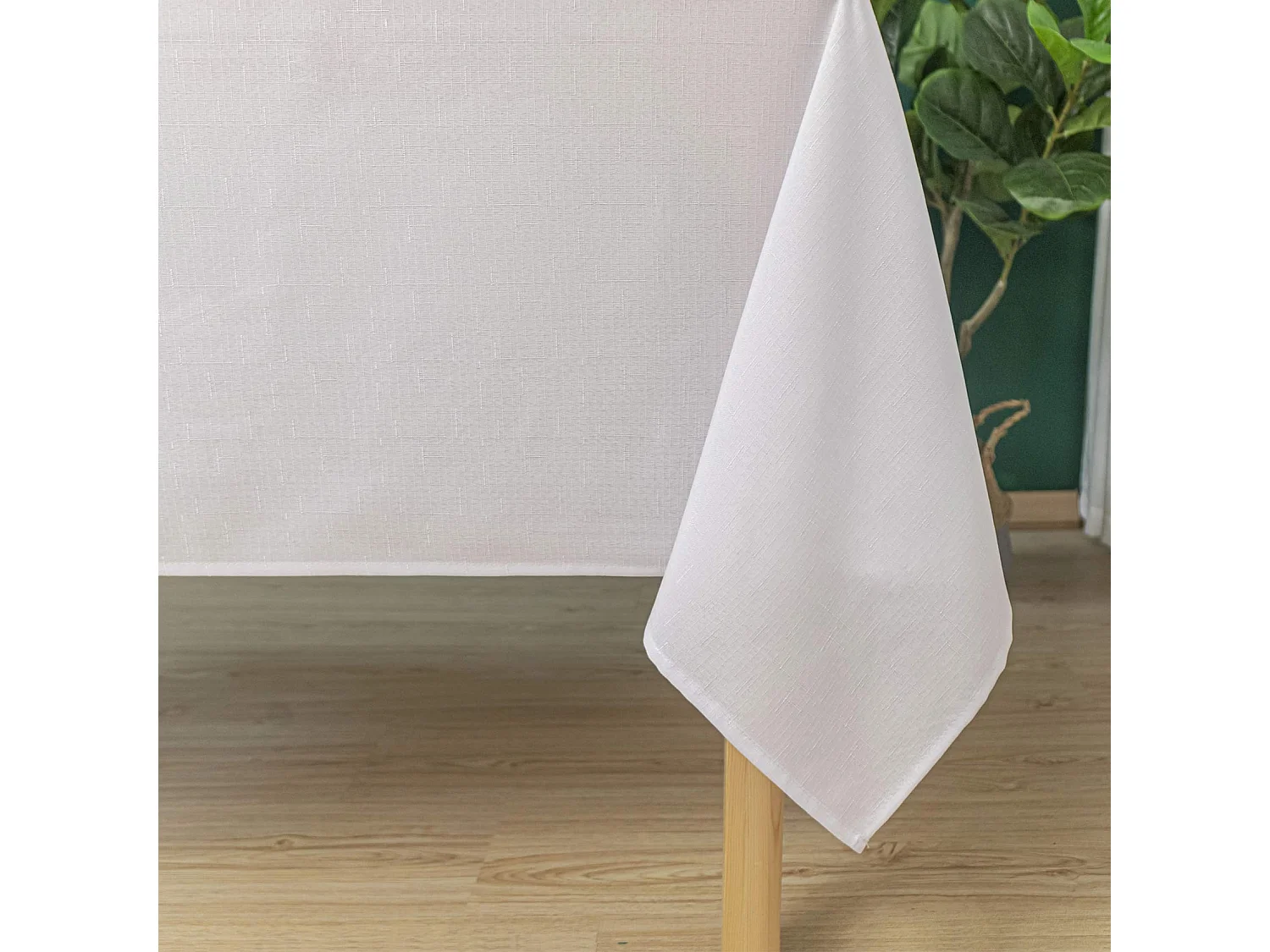 Flecken- und knitterfreie Tischdecke mit Melange-Effekt