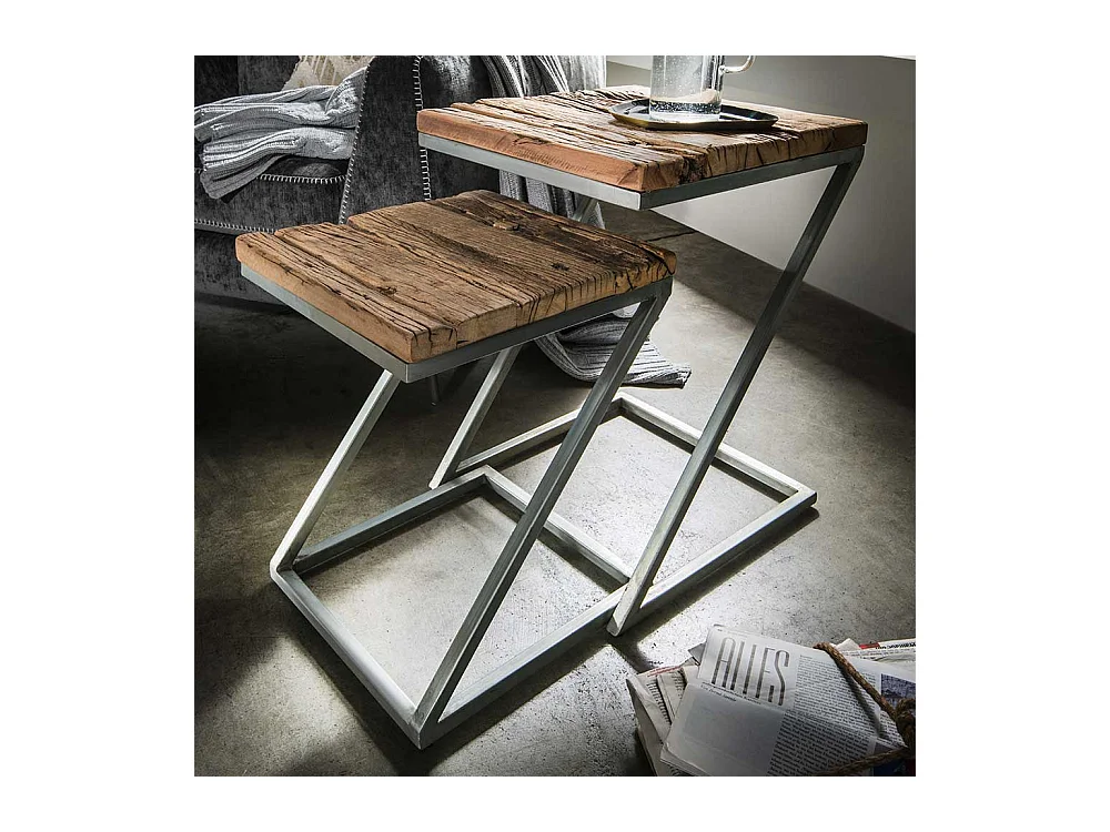 Recyclingholz Beistelltische mit Bügelgestell Eisen (zweiteilig)