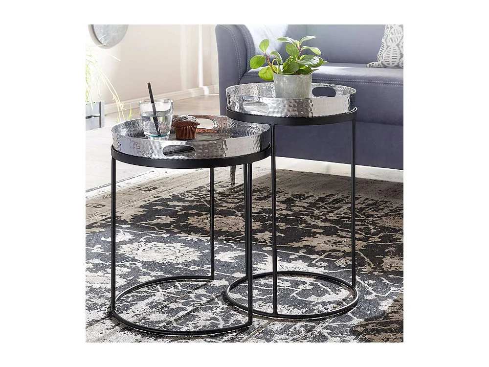 Beistelltische Sofa Metall in Silberfarben und Schwarz handgearbeitet (zweiteilig)