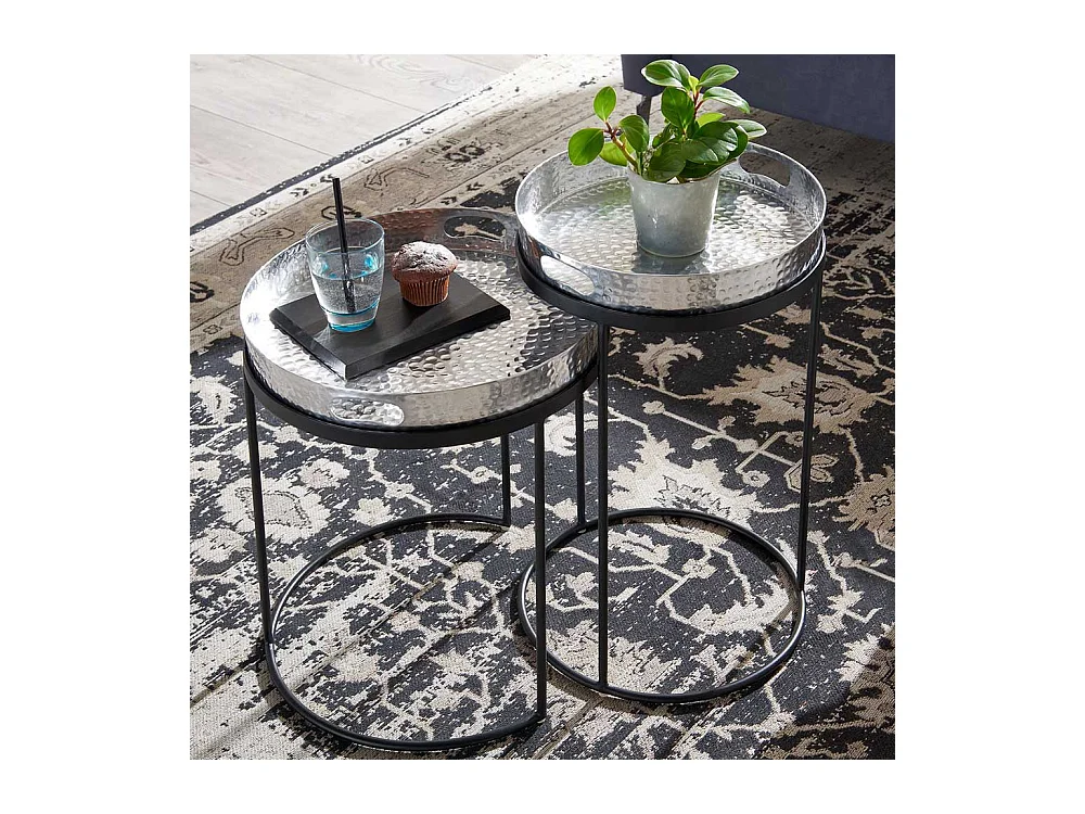 Beistelltische Sofa Metall in Silberfarben und Schwarz handgearbeitet (zweiteilig)