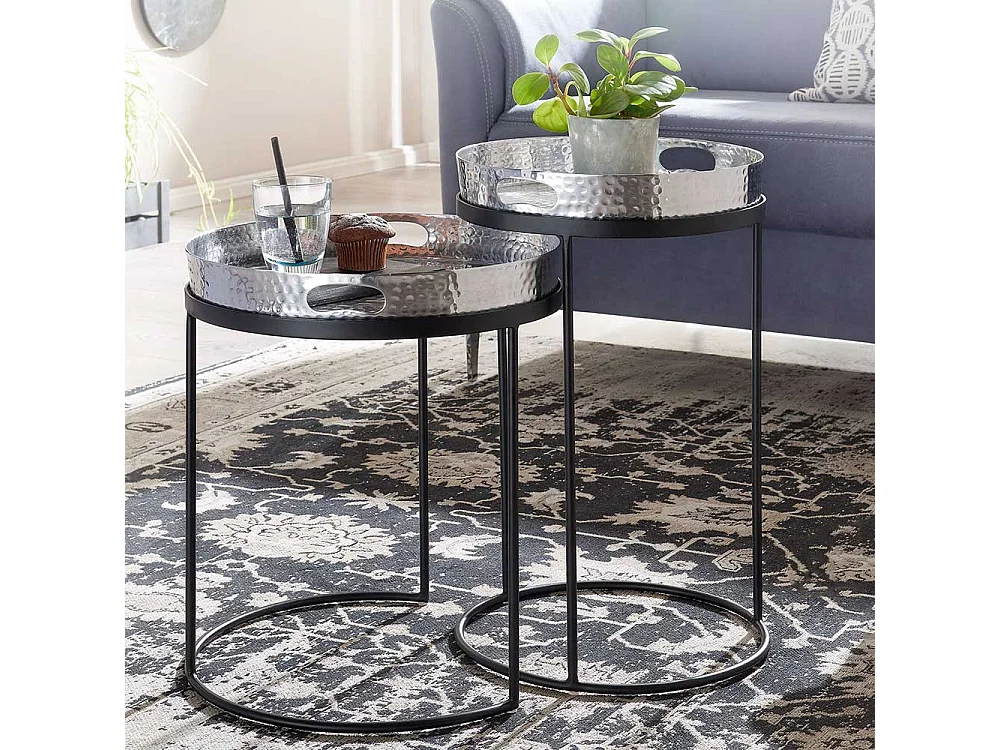 Beistelltische Sofa Metall in Silberfarben und Schwarz handgearbeitet (zweiteilig)