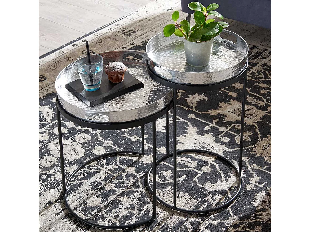 Beistelltische Sofa Metall in Silberfarben und Schwarz handgearbeitet (zweiteilig)