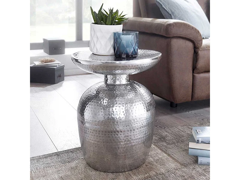 Orientalischer Beistelltisch aus Aluminium handgearbeitet