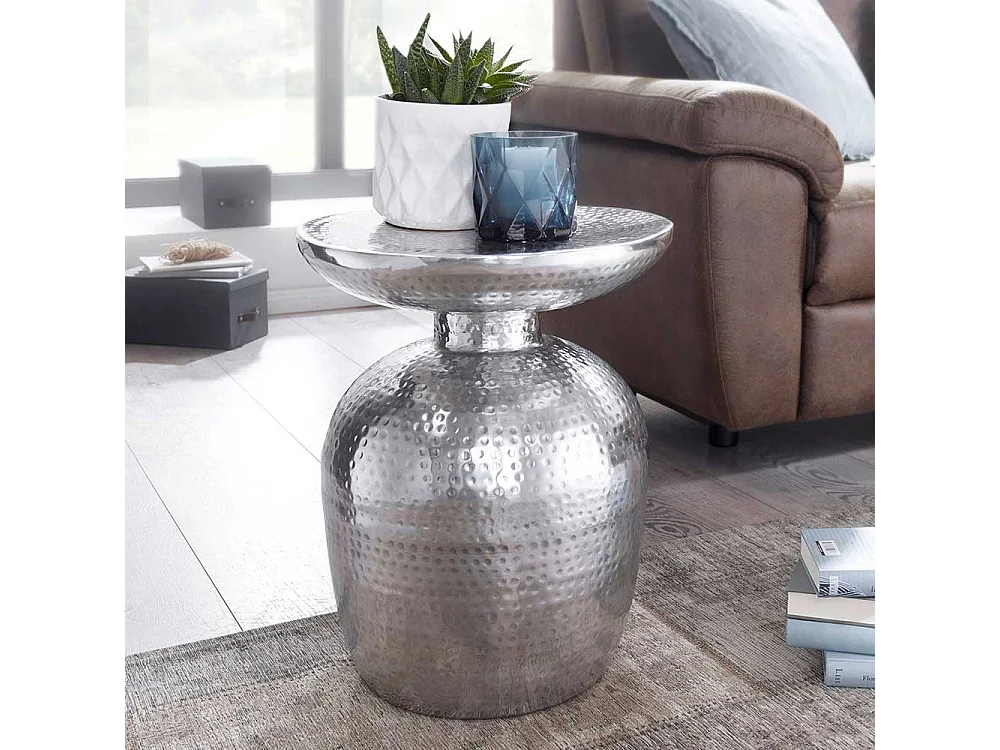 Orientalischer Beistelltisch aus Aluminium handgearbeitet