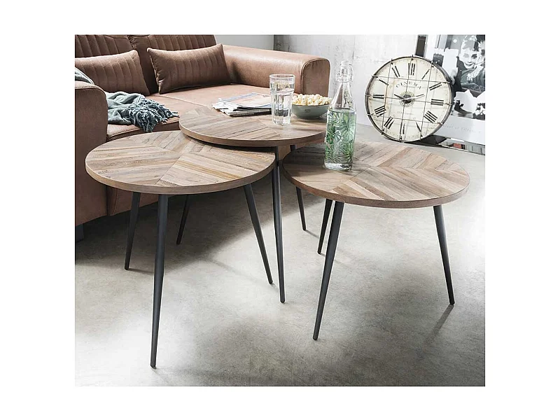 Drei Beistelltische aus recyceltem Teak Massivholz Metall (dreiteilig)