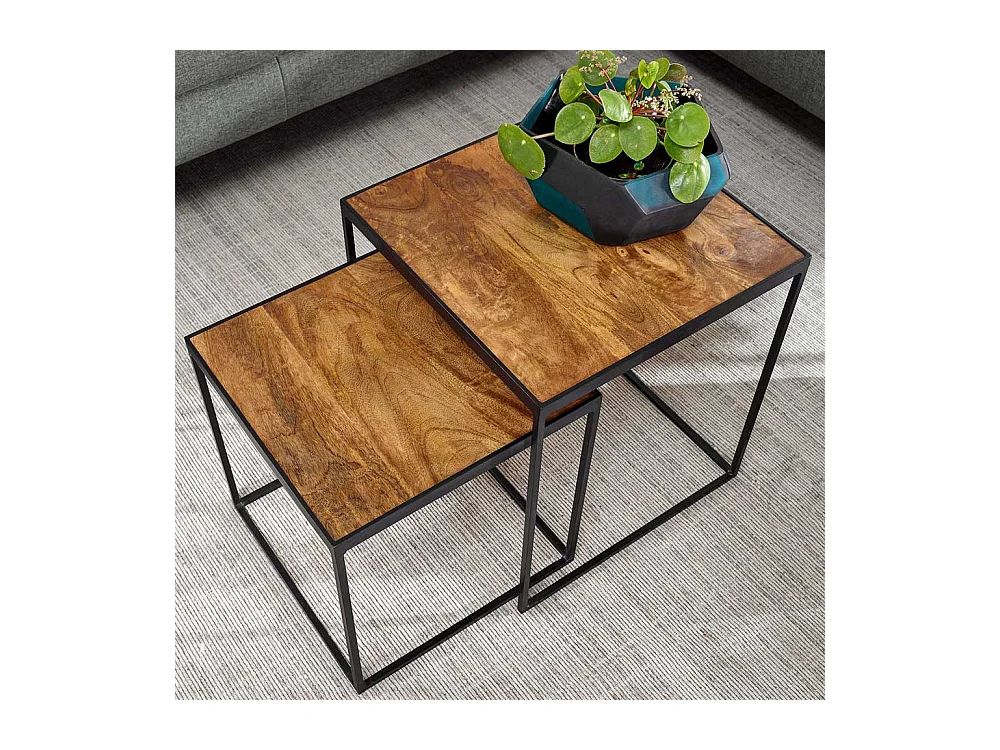 Industry Beistelltische aus Mangobaum Massivholz und Eisen quadratisch (zweiteilig)