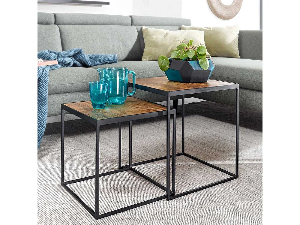 Industry Beistelltische aus Mangobaum Massivholz und Eisen quadratisch (zweiteilig)