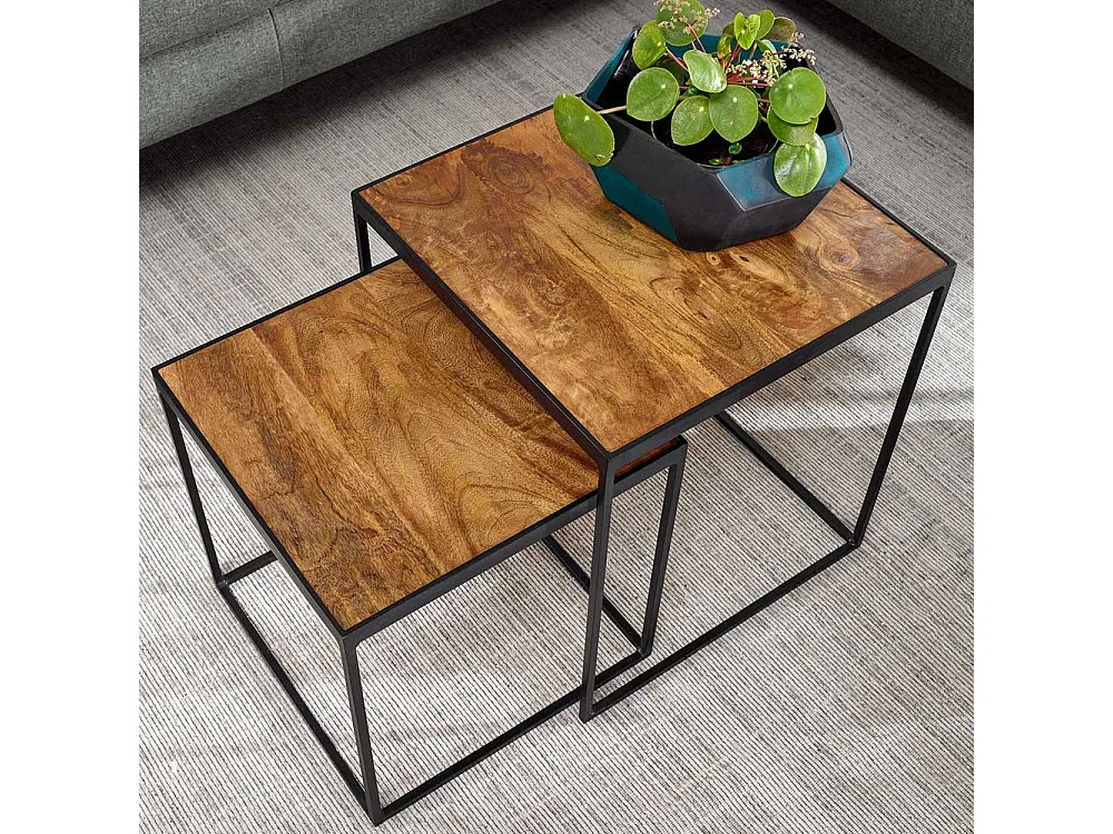 Industry Beistelltische aus Mangobaum Massivholz und Eisen quadratisch (zweiteilig)