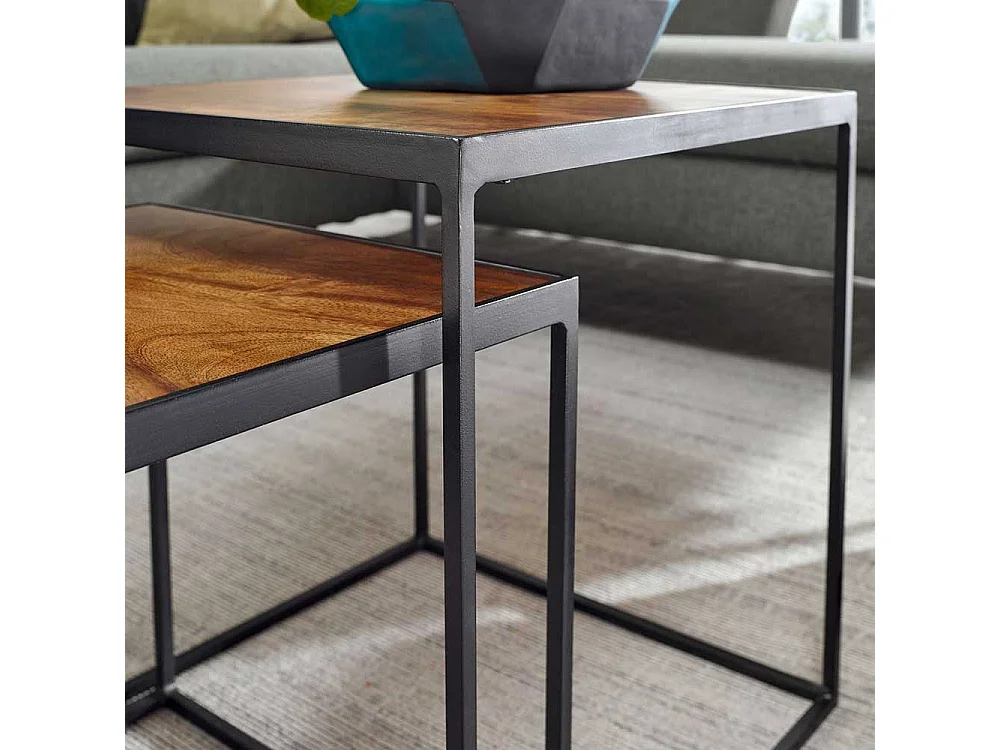 Industry Beistelltische aus Mangobaum Massivholz und Eisen quadratisch (zweiteilig)