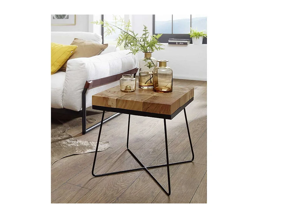 Quadratischer Beistelltisch aus Akazie Massivholz Schwarz Metall