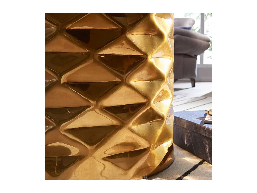 Beistelltisch in Hammerschlag Optik Aluminium in Goldfarben