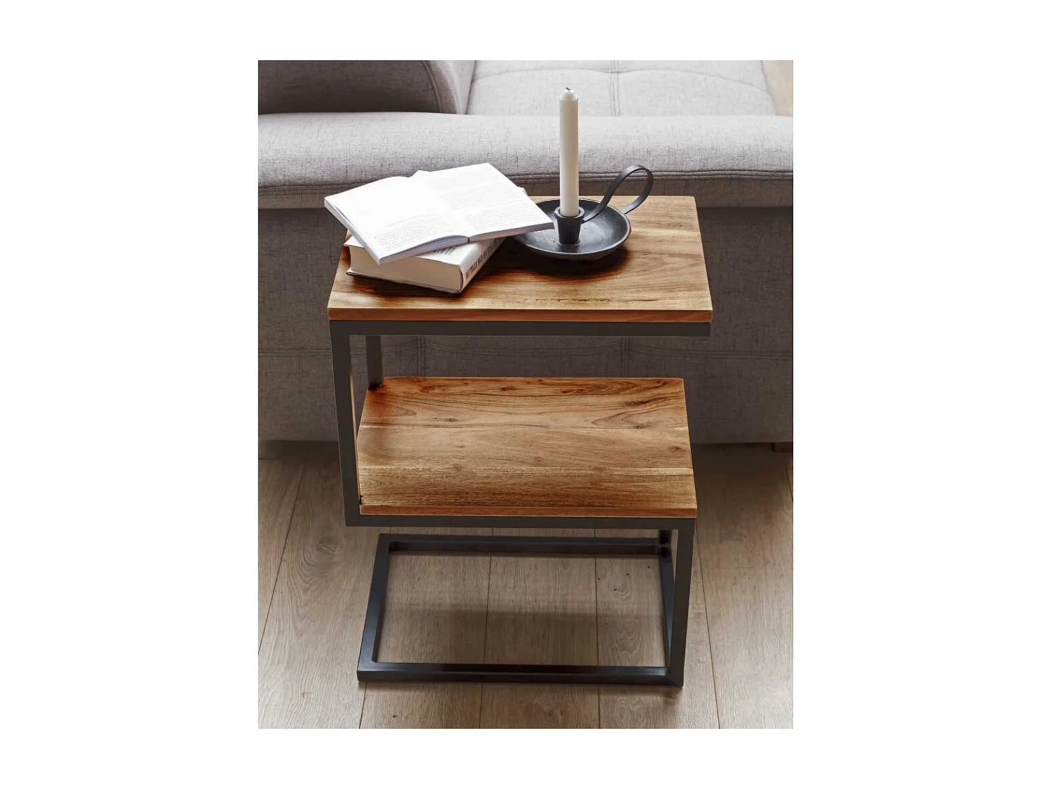 Design Beistelltisch aus Sheesham Massivholz Metall