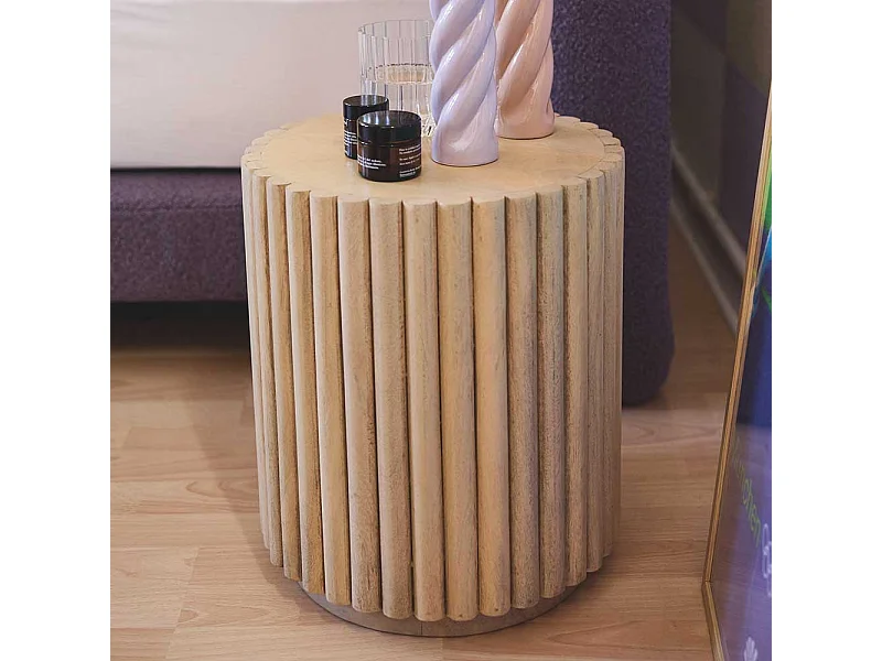 Beistelltisch Holztisch in runder Form im Skandi Design