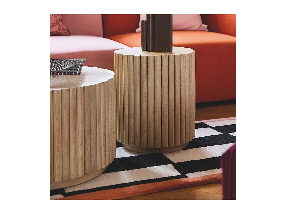 Beistelltisch Holztisch in runder Form im Skandi Design