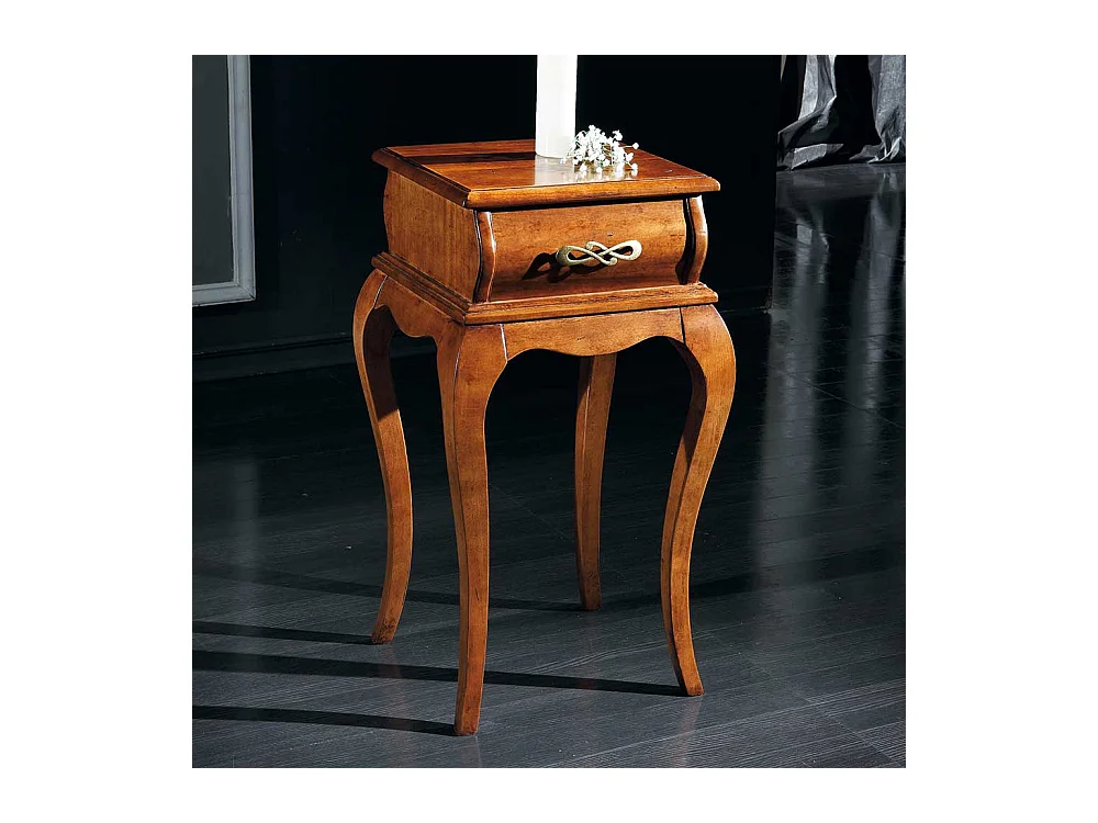 Italienischer Beistelltisch in Nussbaumfarben einer Schublade