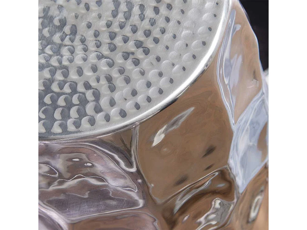 Designer Tisch aus Aluminium Hammerschlag Optik