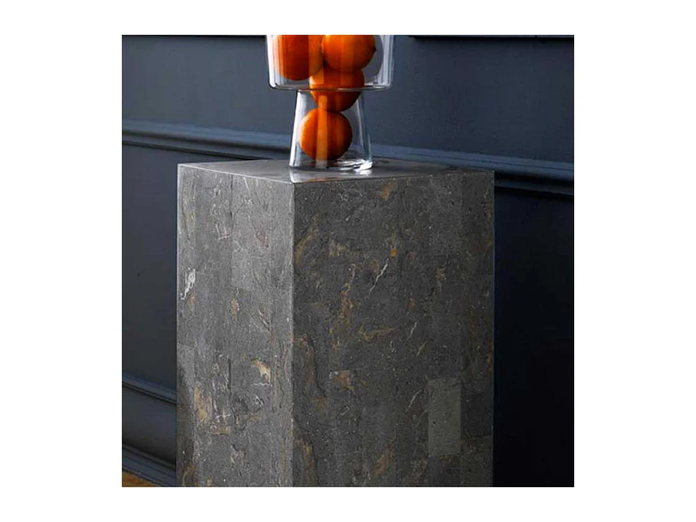 Blumensäule aus Stein modern