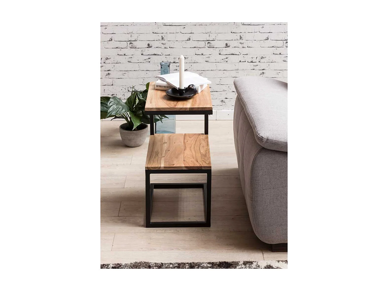 Ablagetisch aus Akazie Massivholz Metall