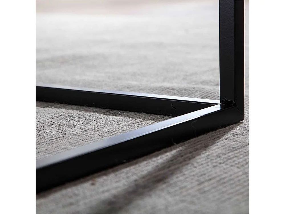 Schwarzer Sofatisch im Industrie und Loft Stil quadratischer Tischplatte